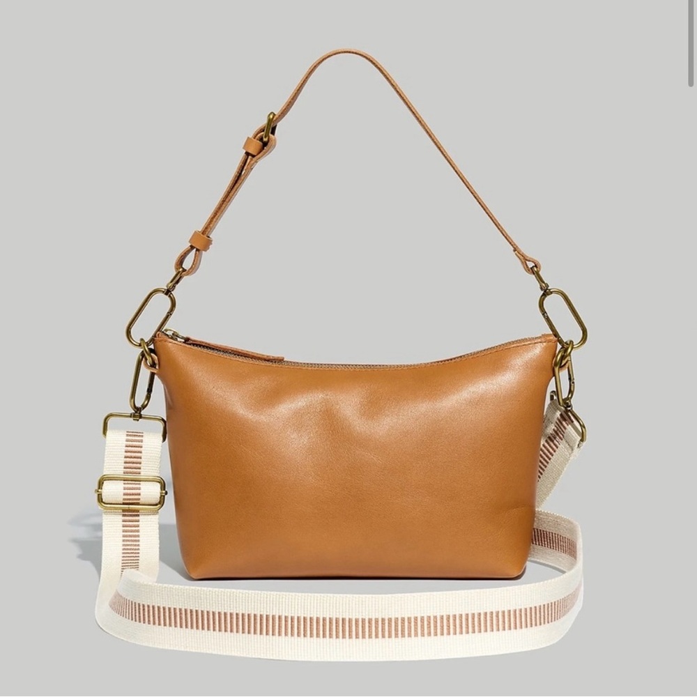 Madewell The Leather Carabiner Crossbody Sling Bag